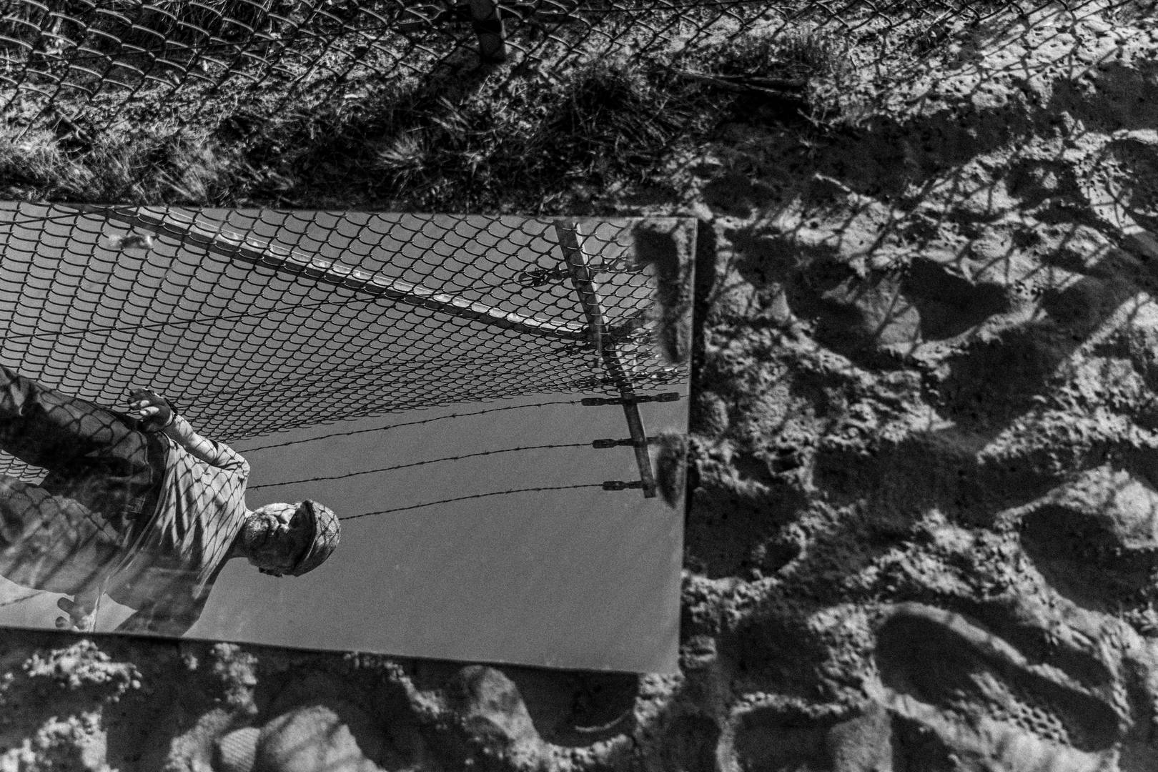 Podobno gdzieś tam walczą foto/018_fot.Marta Zajac-Krysiak full